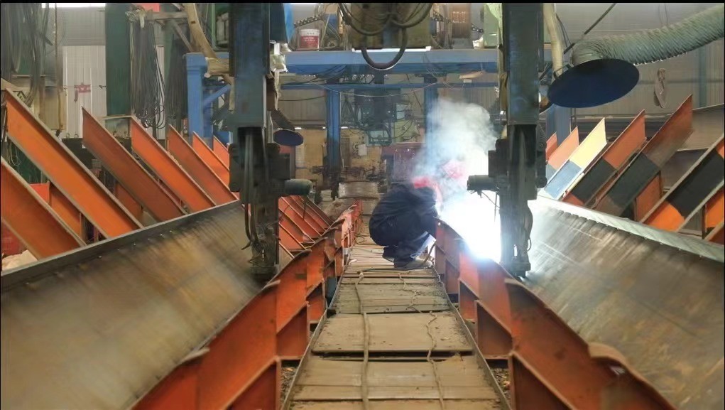 鋼結(jié)構(gòu)車間